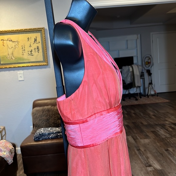 Kay Unger NY | size 12 | self:100% silk & lining: 100% polyester | Coral Color - Picture 4 of 11